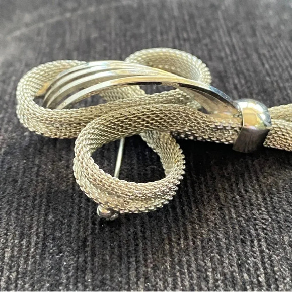 Vintage Art  Nouveau Silver Bow Modernist Brooch Pin with Dangling Tassels - Picture 3 of 8